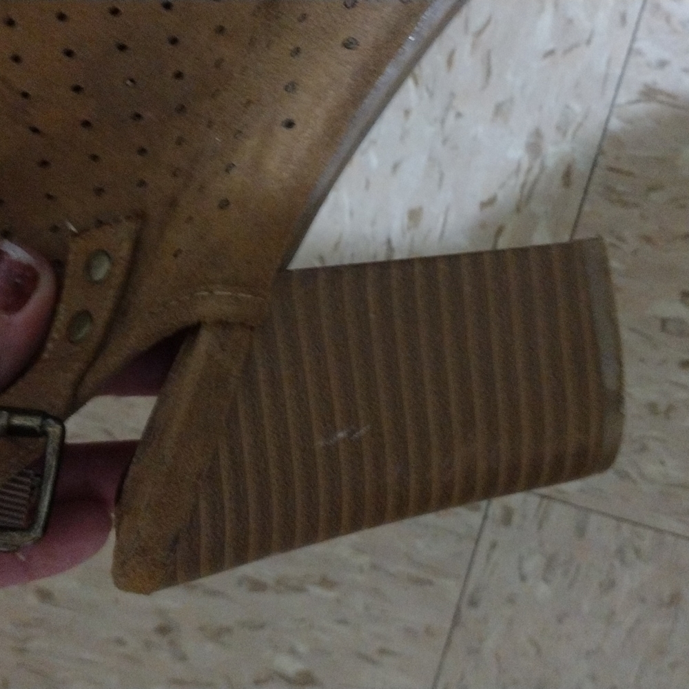 Heeled suede - Picture 3 of 4